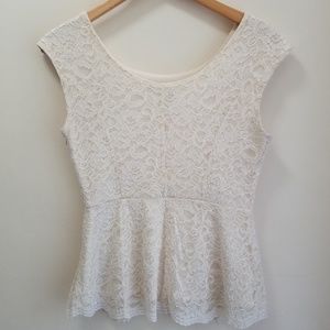 Cream lace peplum top 🌙